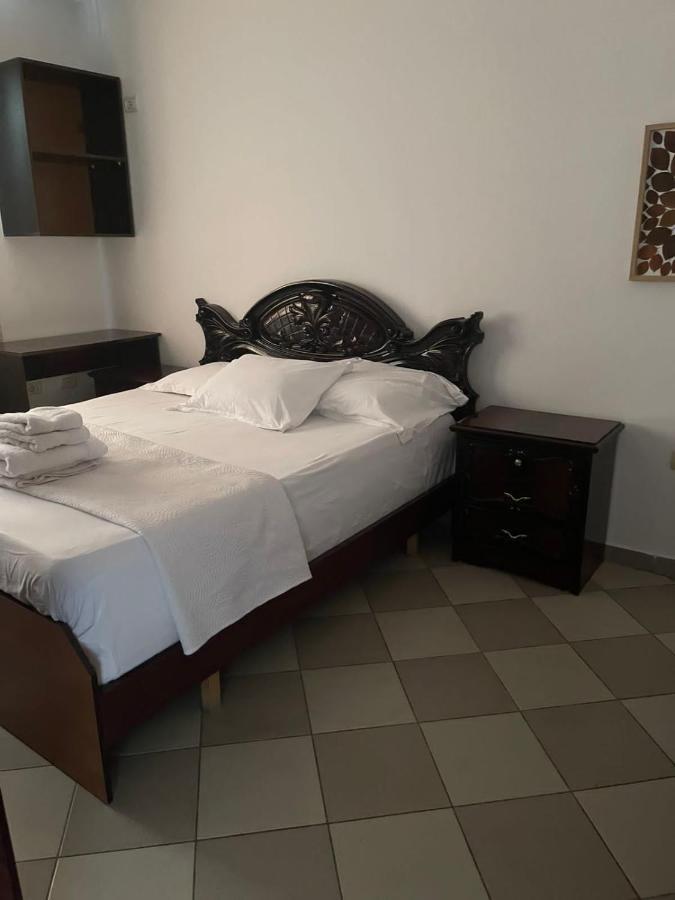 Hotel Piemonte Tirana Buitenkant foto