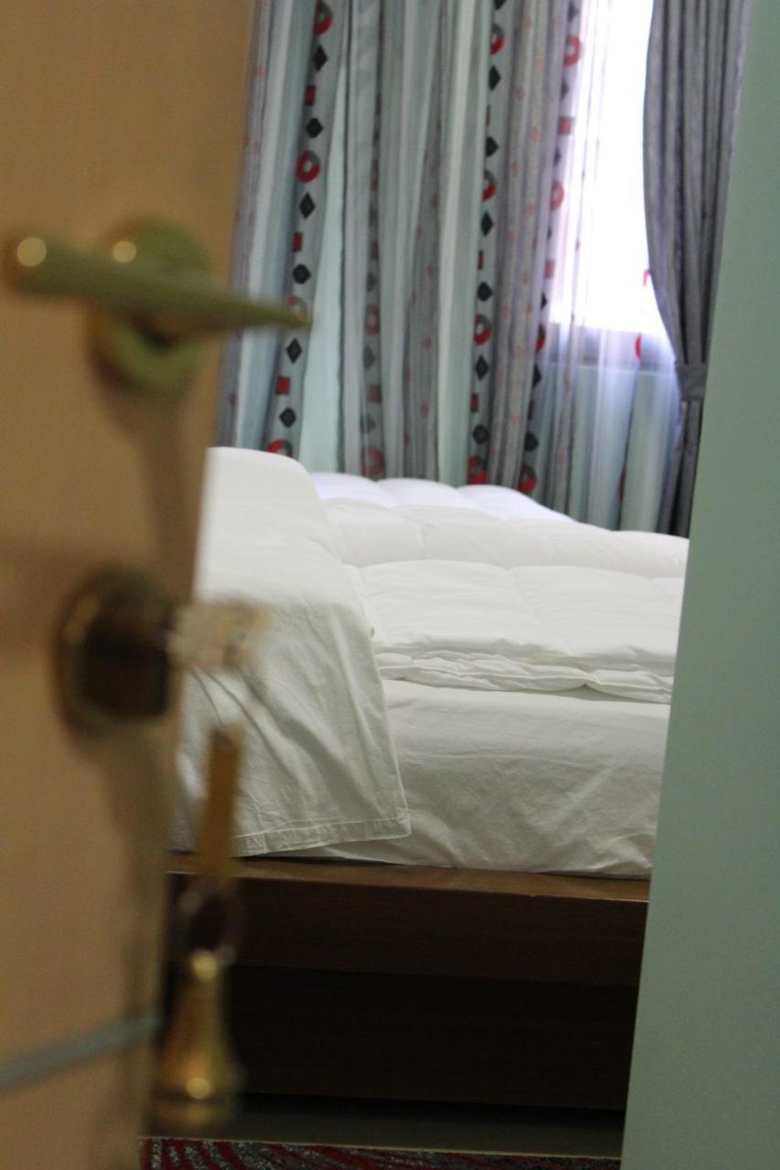 Hotel Piemonte Tirana Buitenkant foto
