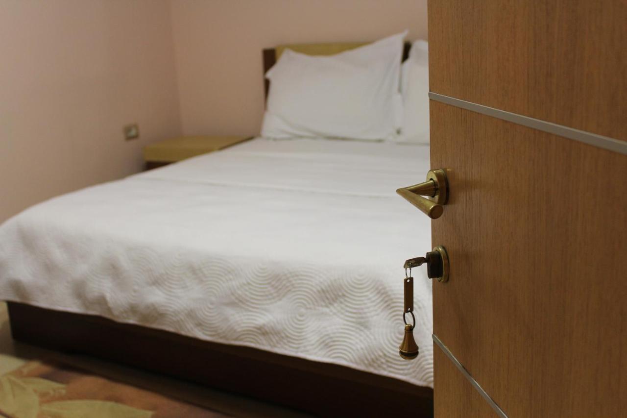 Hotel Piemonte Tirana Buitenkant foto