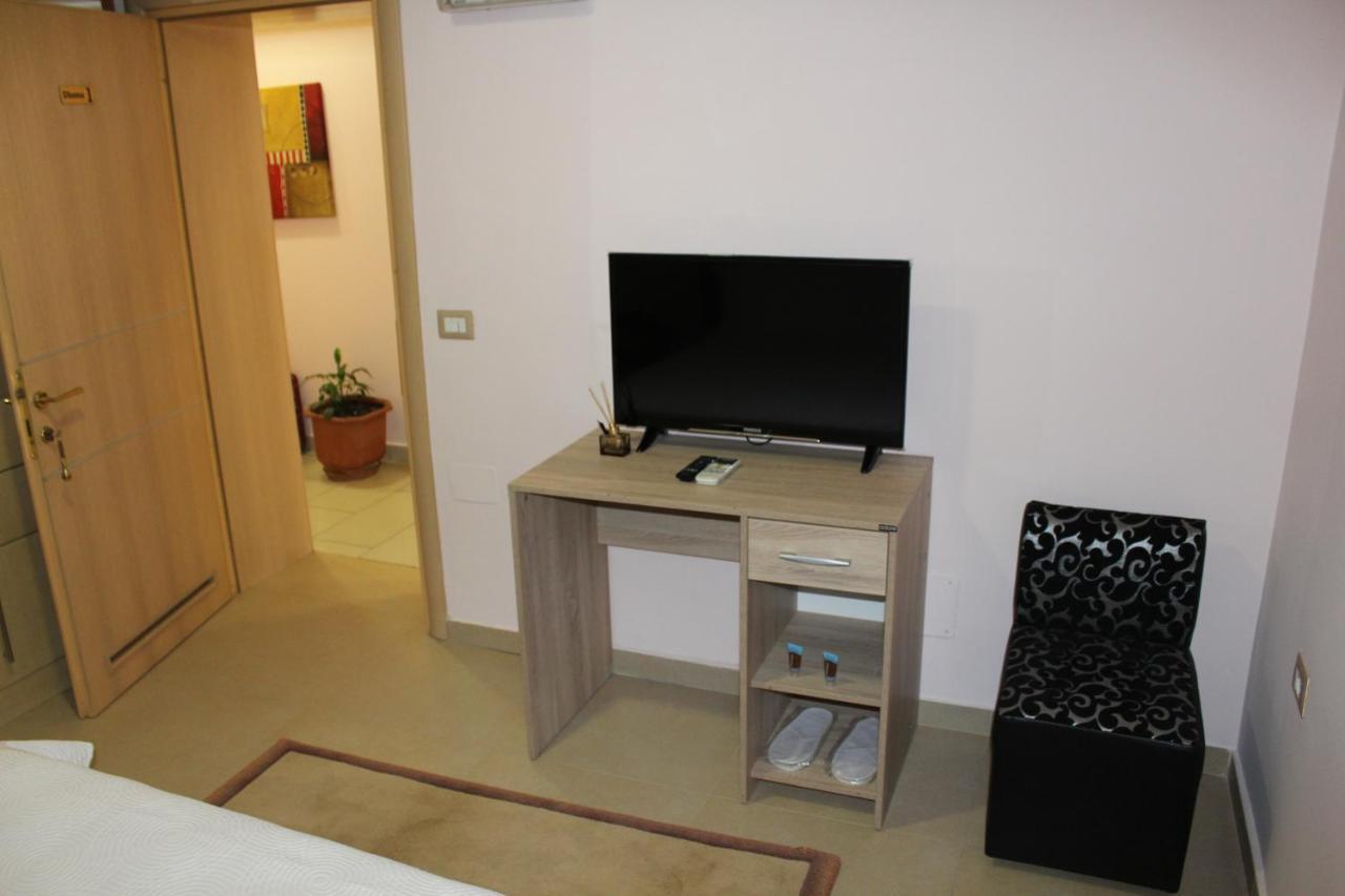 Hotel Piemonte Tirana Buitenkant foto