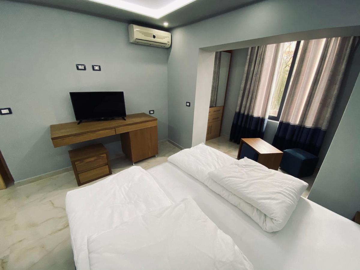 Hotel Piemonte Tirana Buitenkant foto