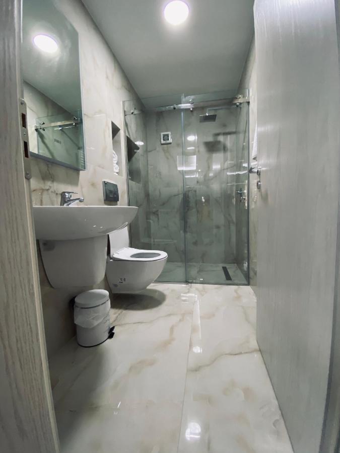 Hotel Piemonte Tirana Buitenkant foto