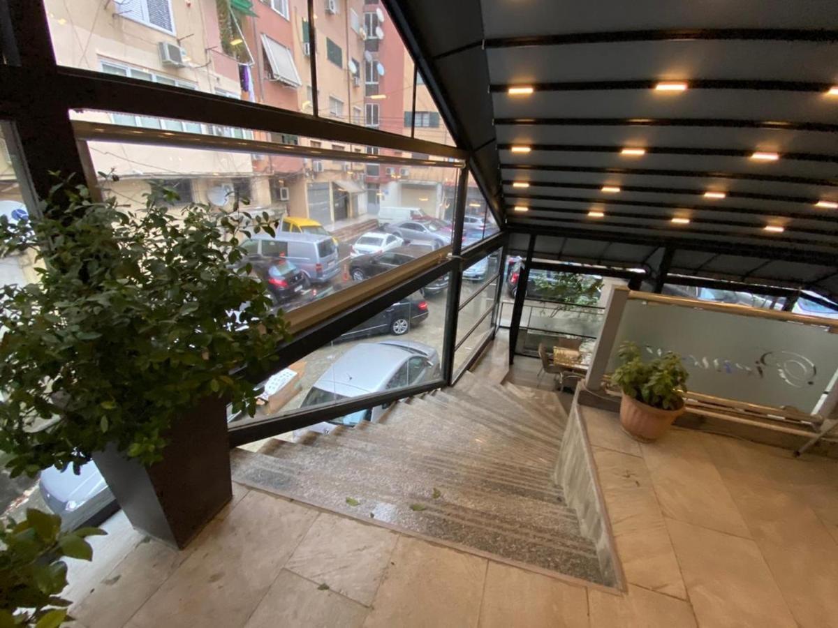Hotel Piemonte Tirana Buitenkant foto